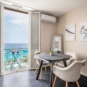 https://le-balcon-de-la-baie-des-anges.fr-provencehotel.com